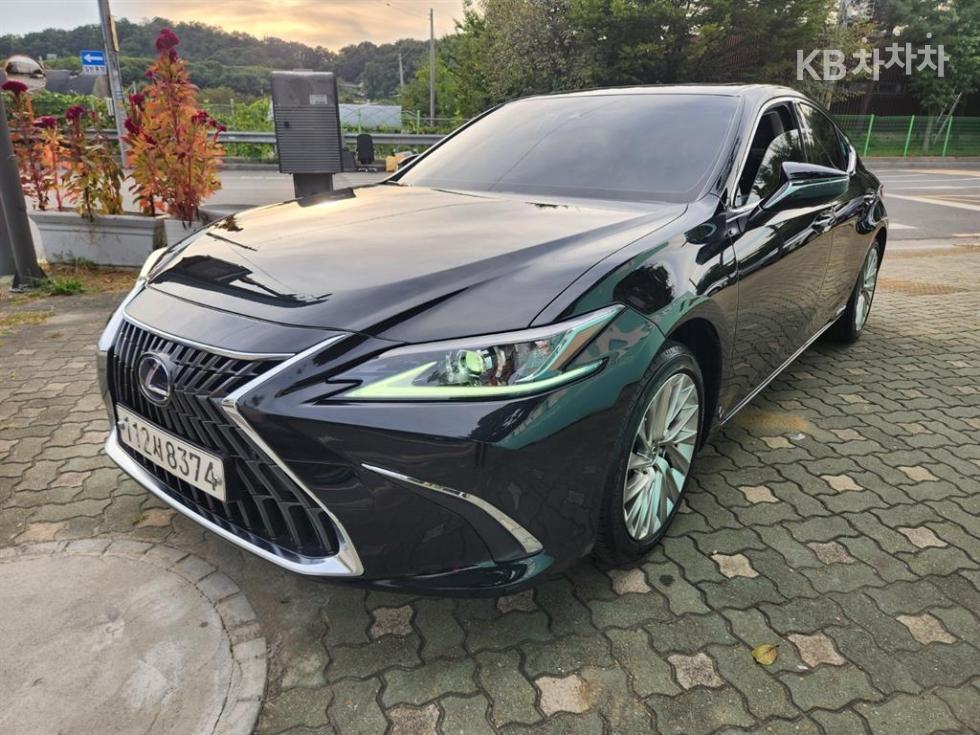 Lexus ES Luxury+ — фото 1