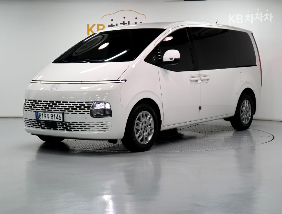 Hyundai Staria — фото 1