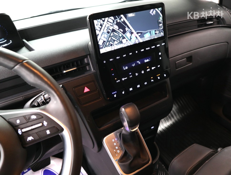 Hyundai Staria — miniaturë 10