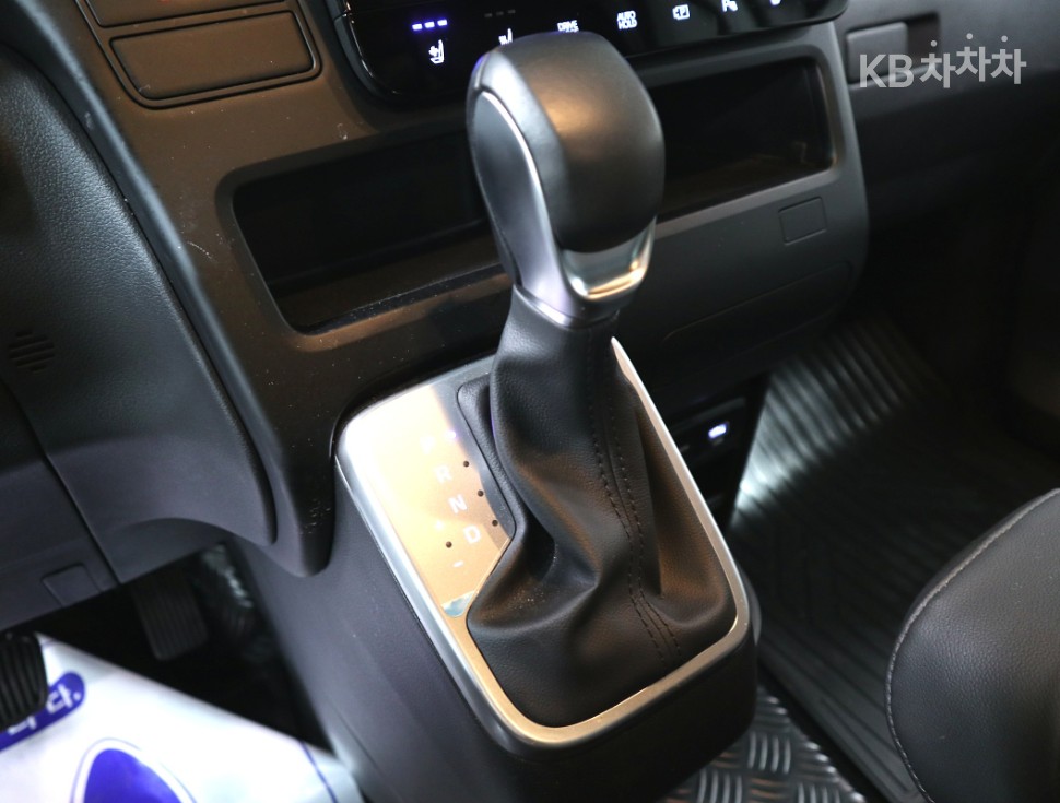 Hyundai Staria — miniaturë 14
