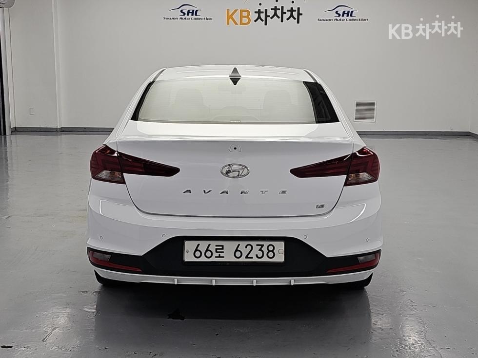 Hyundai Avante Style — фото 3