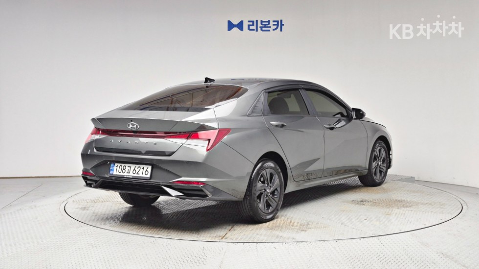 Hyundai Avante — фото 4