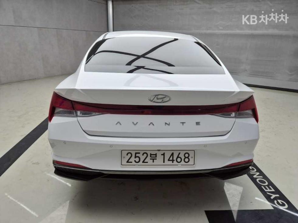Hyundai Avante — фото 3