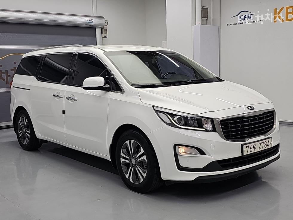 Kia Carnival PRESTIGE — фото 4