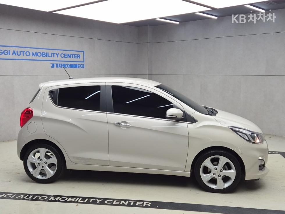 GM Korea Chevrolet Spark BASE MODEL — фото 2