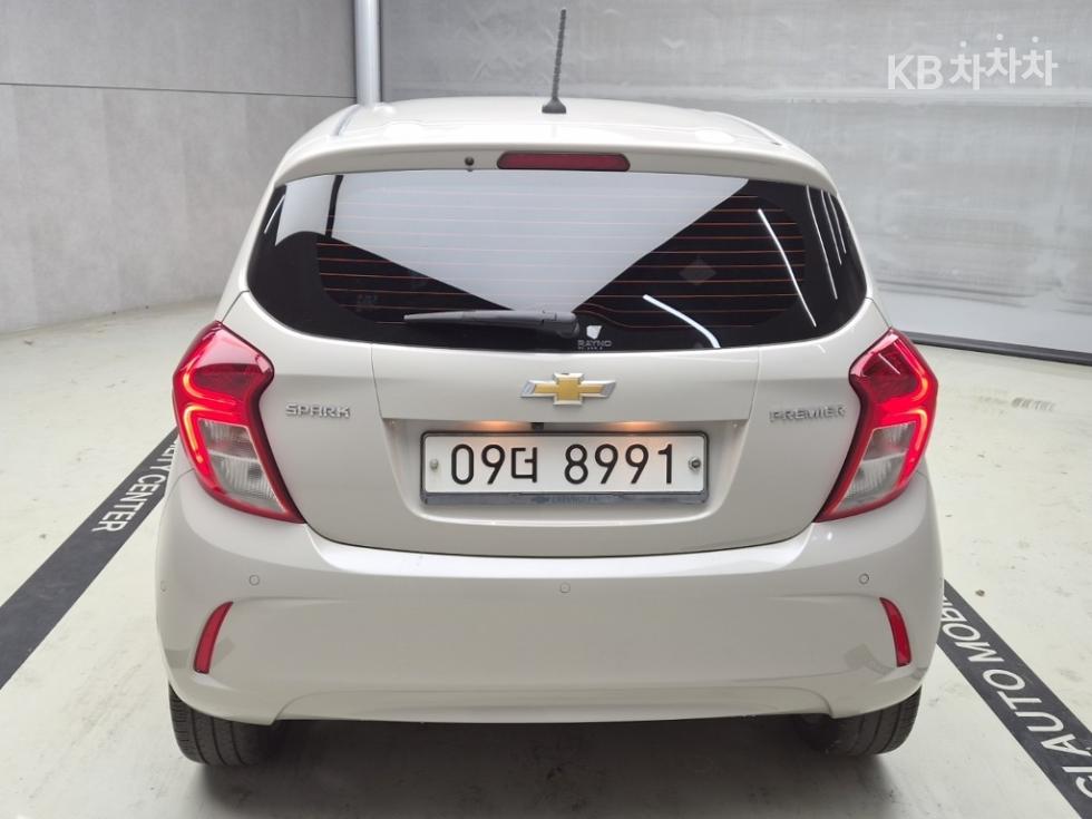 GM Korea Chevrolet Spark BASE MODEL — фото 3