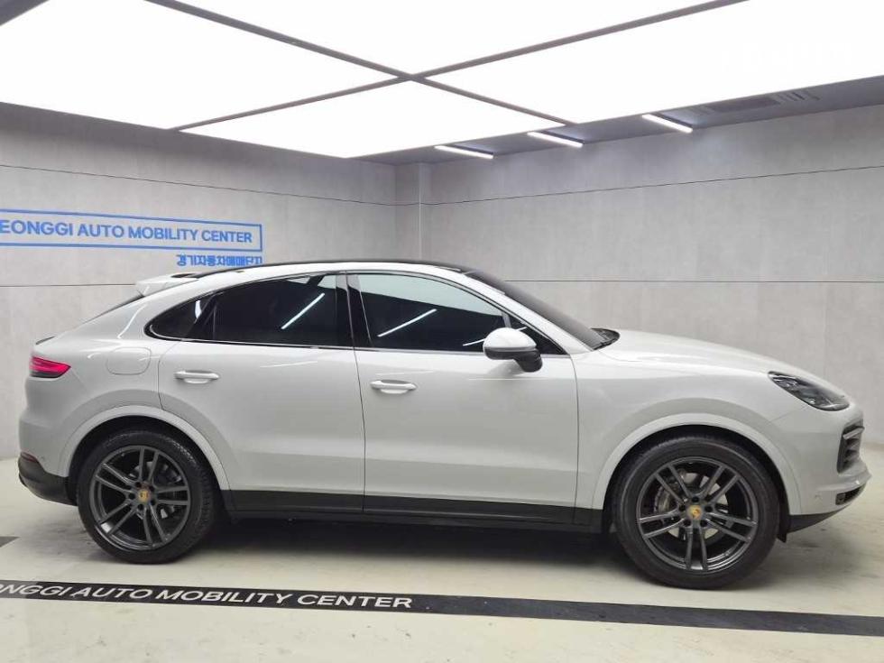 Porsche Cayenne BASE MODEL — фото 2
