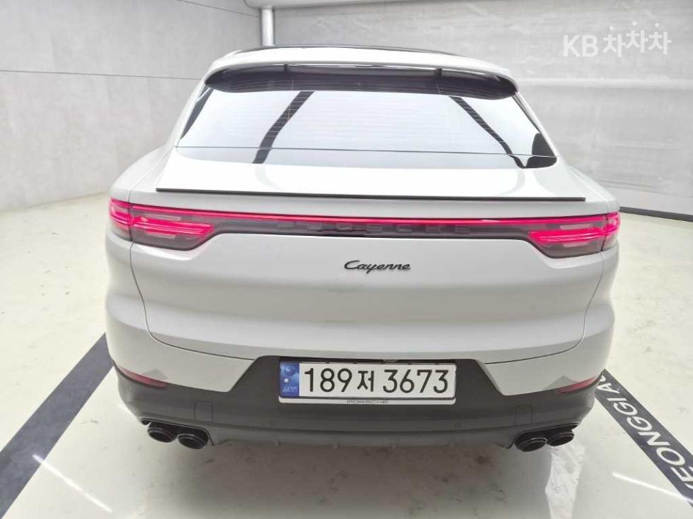 Porsche Cayenne BASE MODEL — фото 3