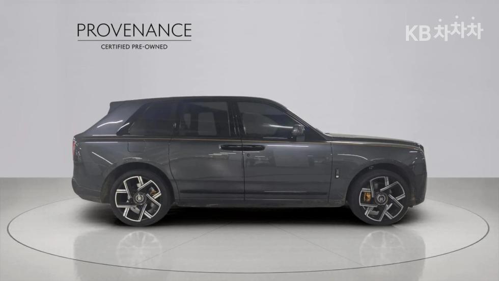 Rolls-Royce Cullinan Black Badge — фото 2