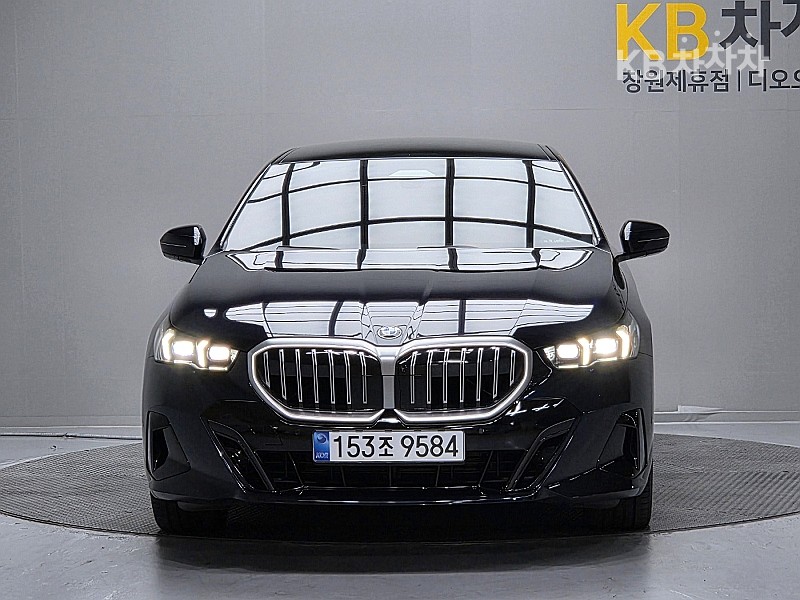 BMW 5 Series M Sport Pro SE — фото 3