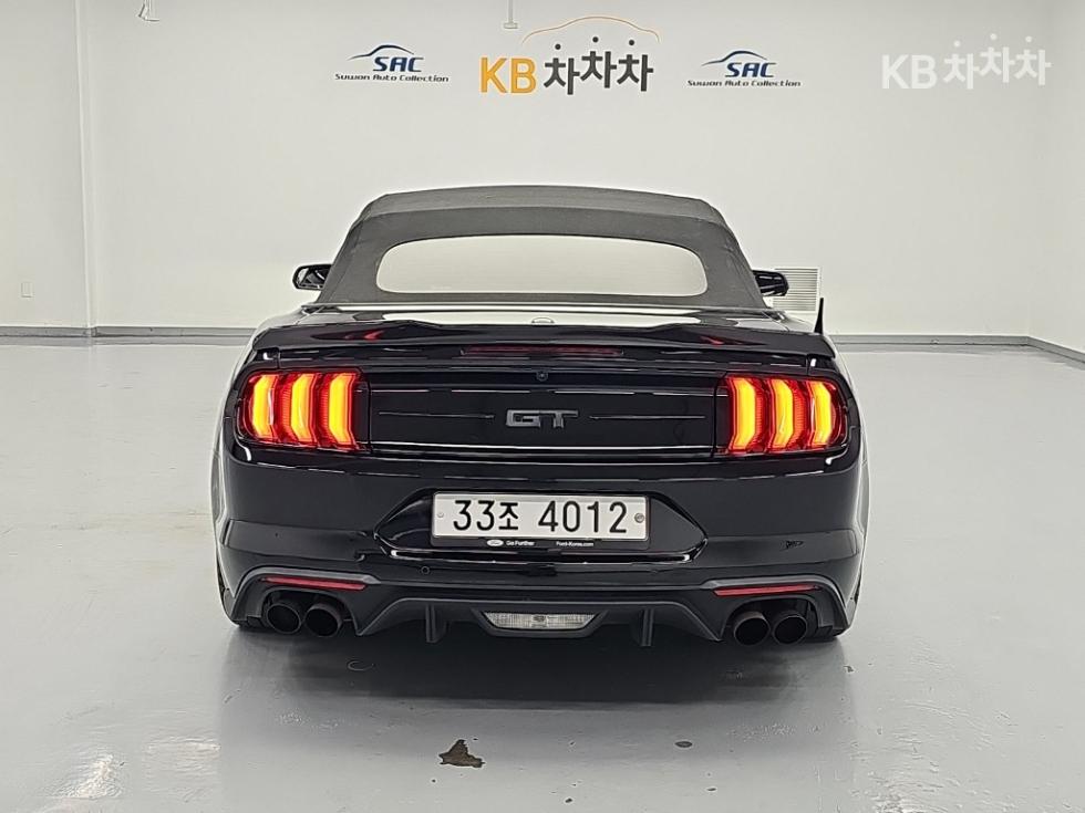 Ford Mustang Premium — фото 3
