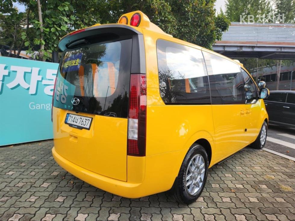 Hyundai Staria — фото 3