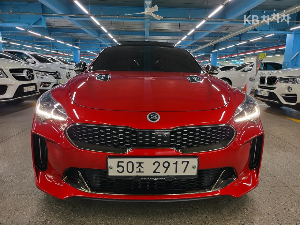 Kia Stinger GT — фото 1