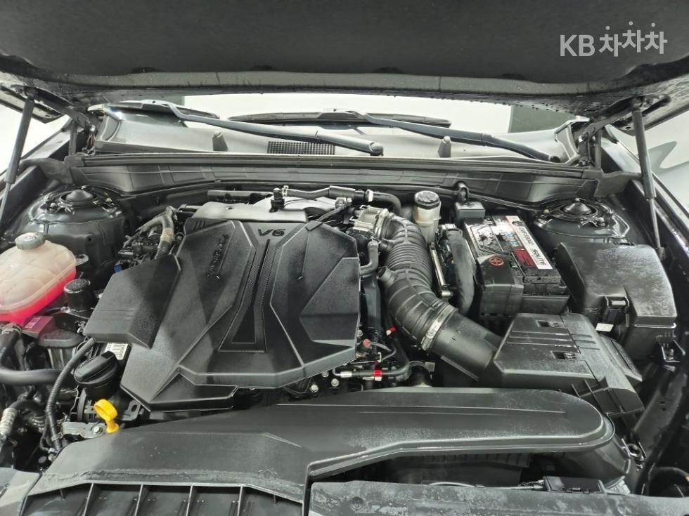 Kia K8 — miniaturë 5
