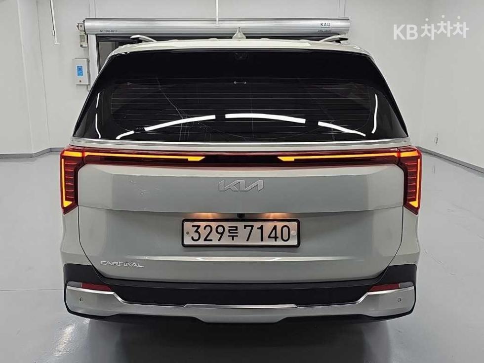 Kia Carnival — miniaturë 3