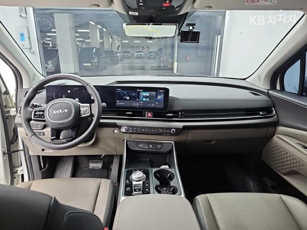 Kia Carnival — miniaturë 7