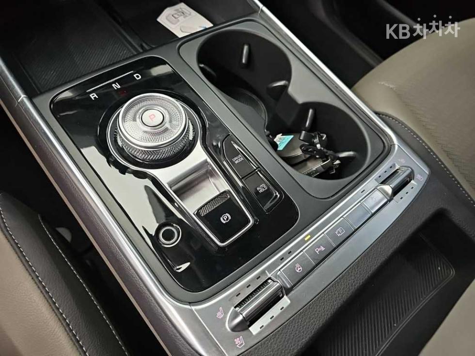 Kia Carnival — miniaturë 8