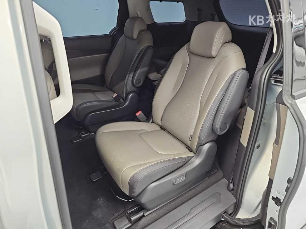 Kia Carnival — miniaturë 12
