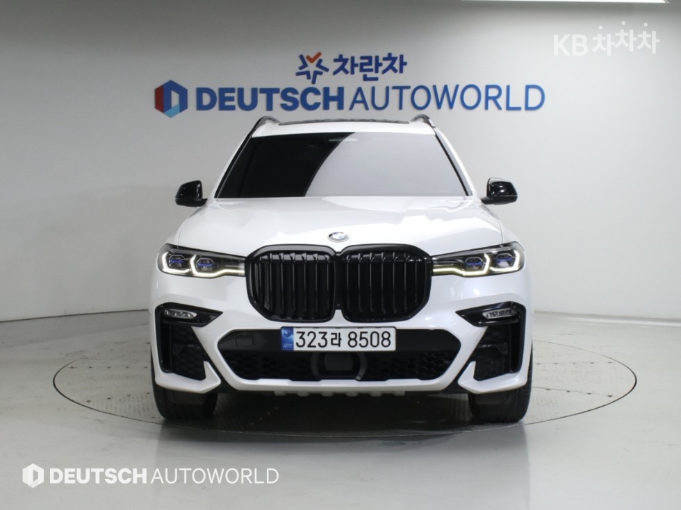 BMW X7 M Sport — фото 1