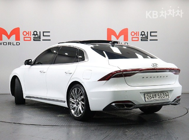 Hyundai Grandeur CALLIGRAPHY — фото 3