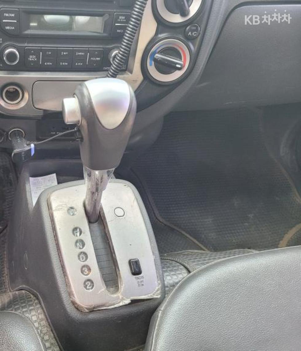 2014 - kia bongo iii