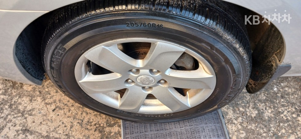 Kia Carens — miniaturë 11