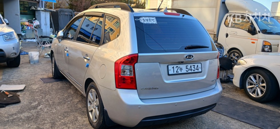 Kia Carens — miniaturë 12