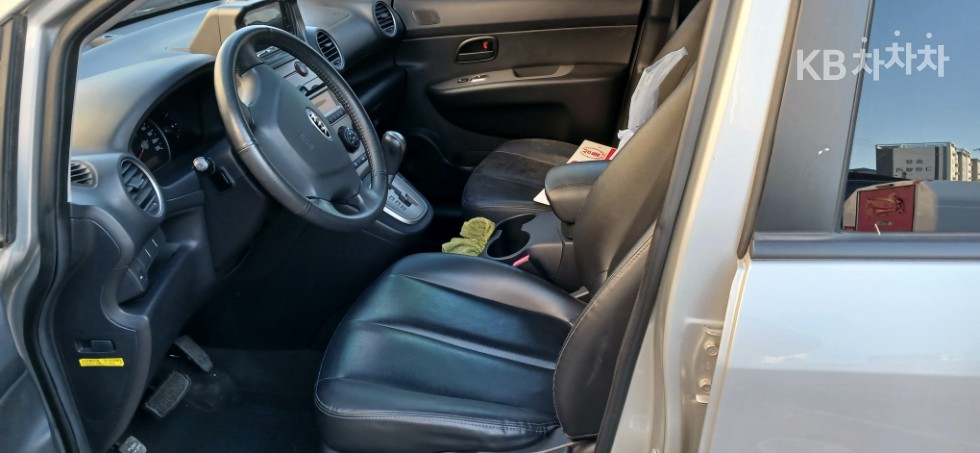 Kia Carens — miniaturë 17