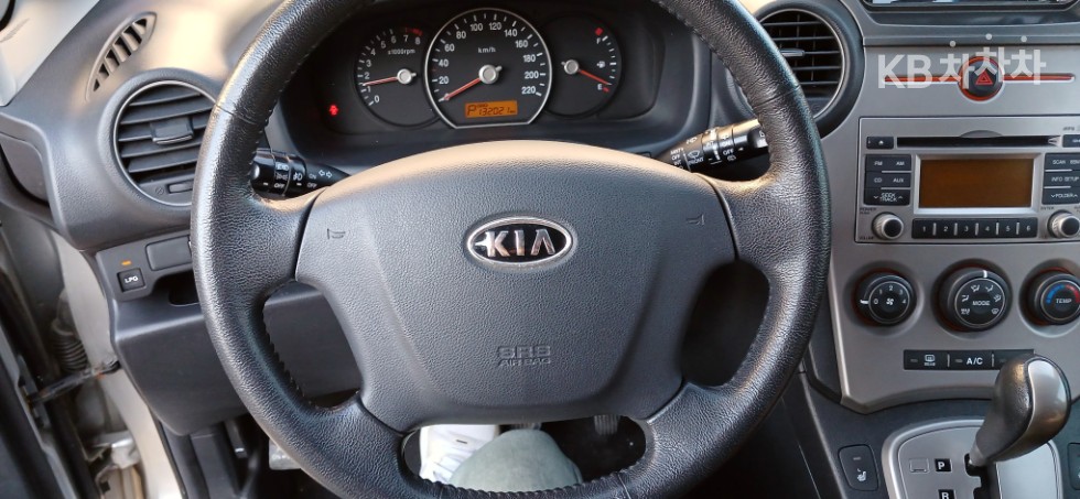 Kia Carens — miniaturë 19