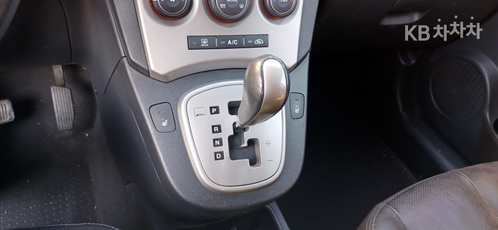 Kia Carens — miniaturë 22