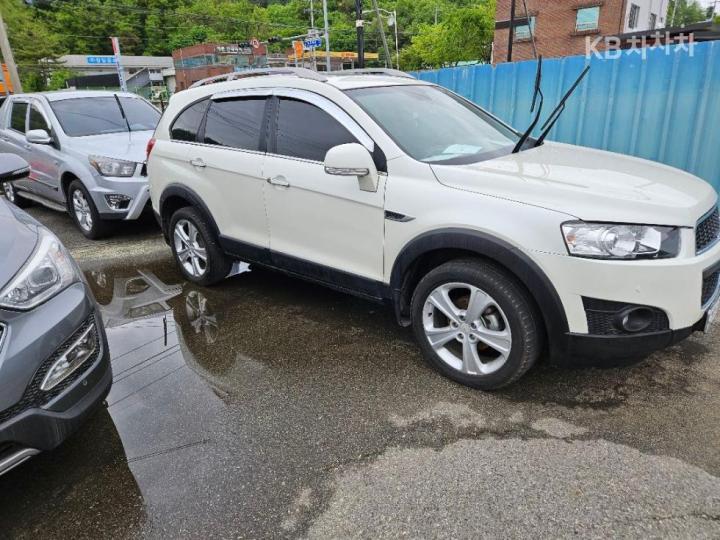 Chevrolet Captiva 2WD LT 5