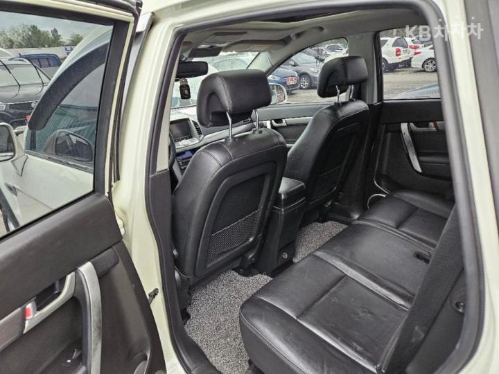 Chevrolet Captiva 2WD LT 7