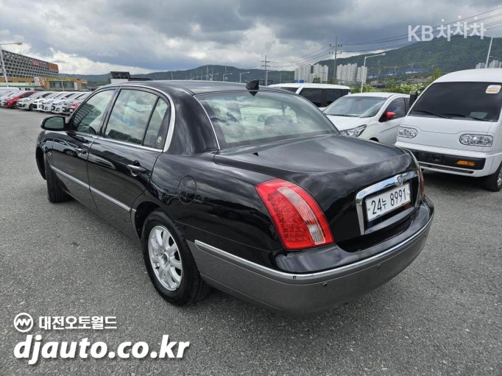 Kia Opirus — miniaturë 6