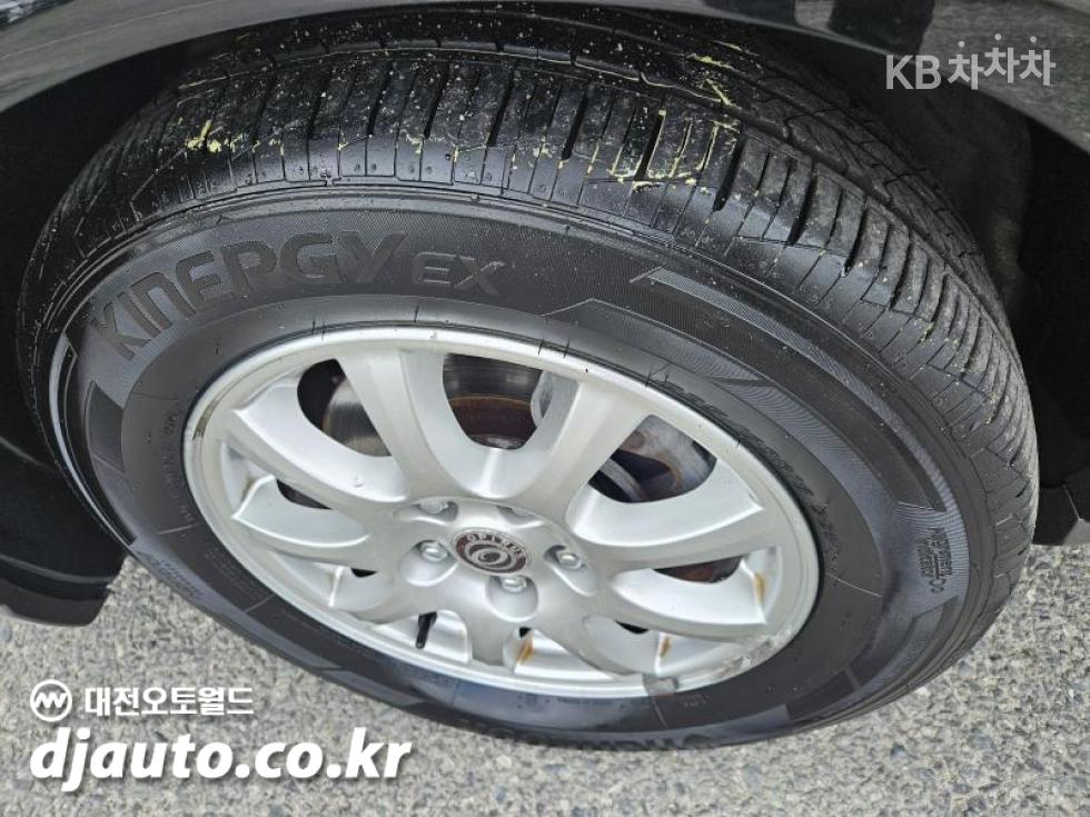 Kia Opirus — miniaturë 17