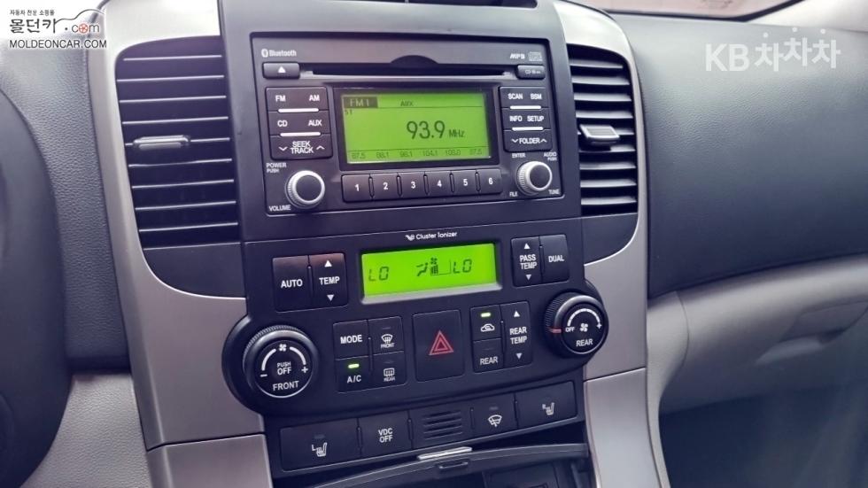 2011 - kia carnival