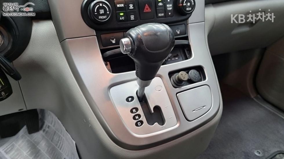 2011 - kia carnival