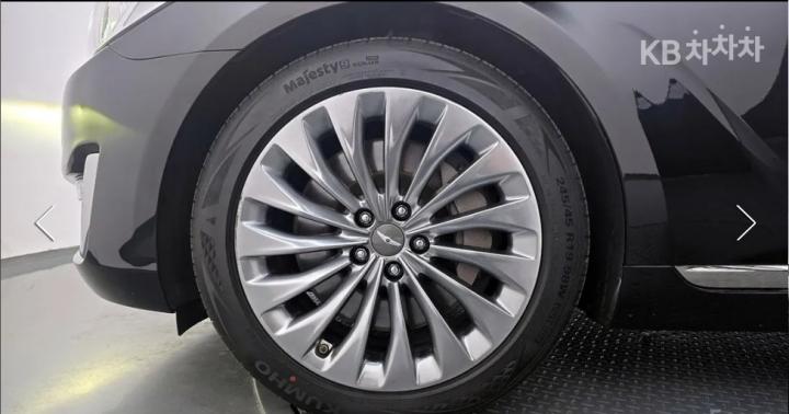 Genesis EQ900 3.3 T-GDI AWD Premium Luxury 8