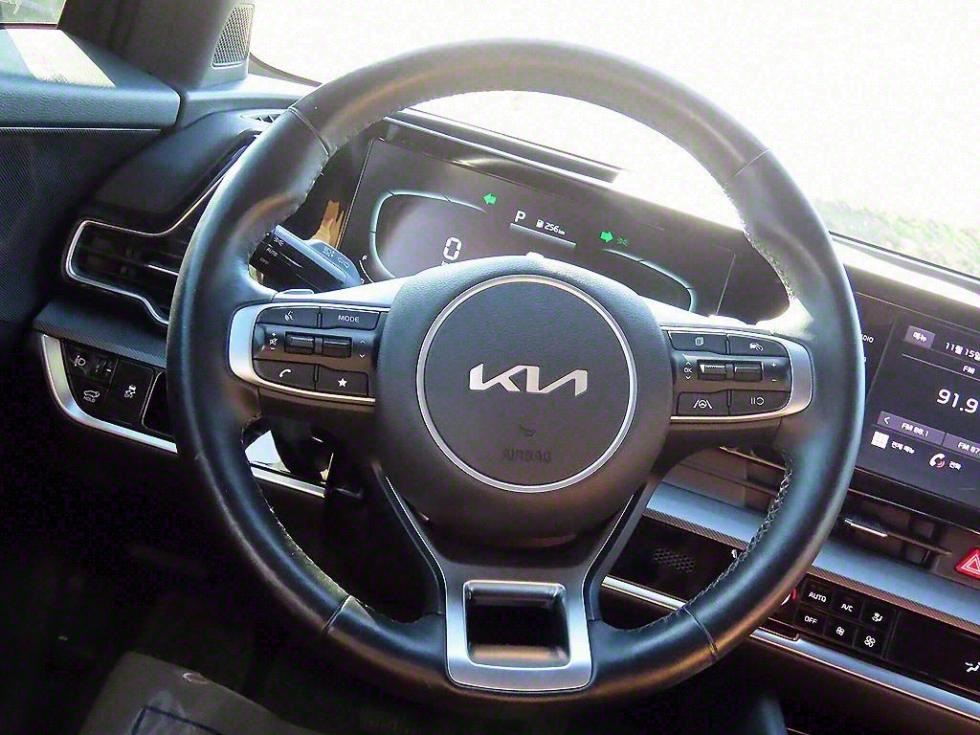 2022 - kia sportage