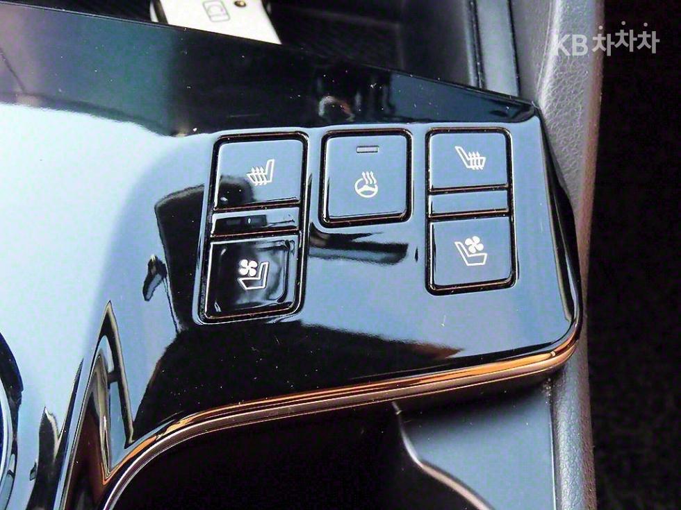2022 - kia sportage