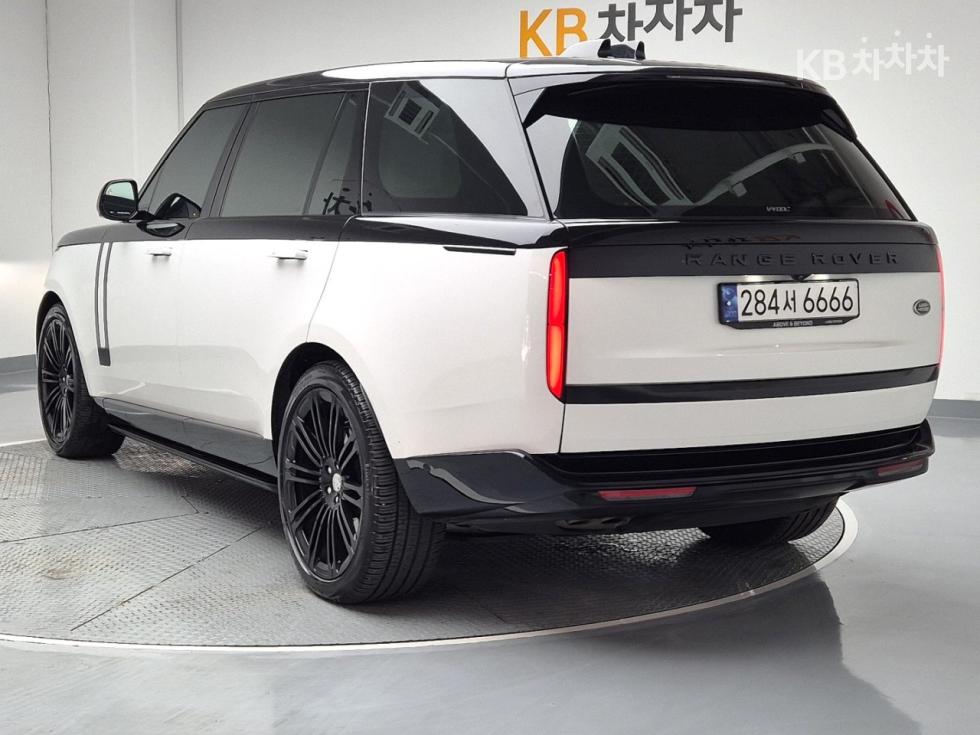 Land Rover Range Rover — miniaturë 2