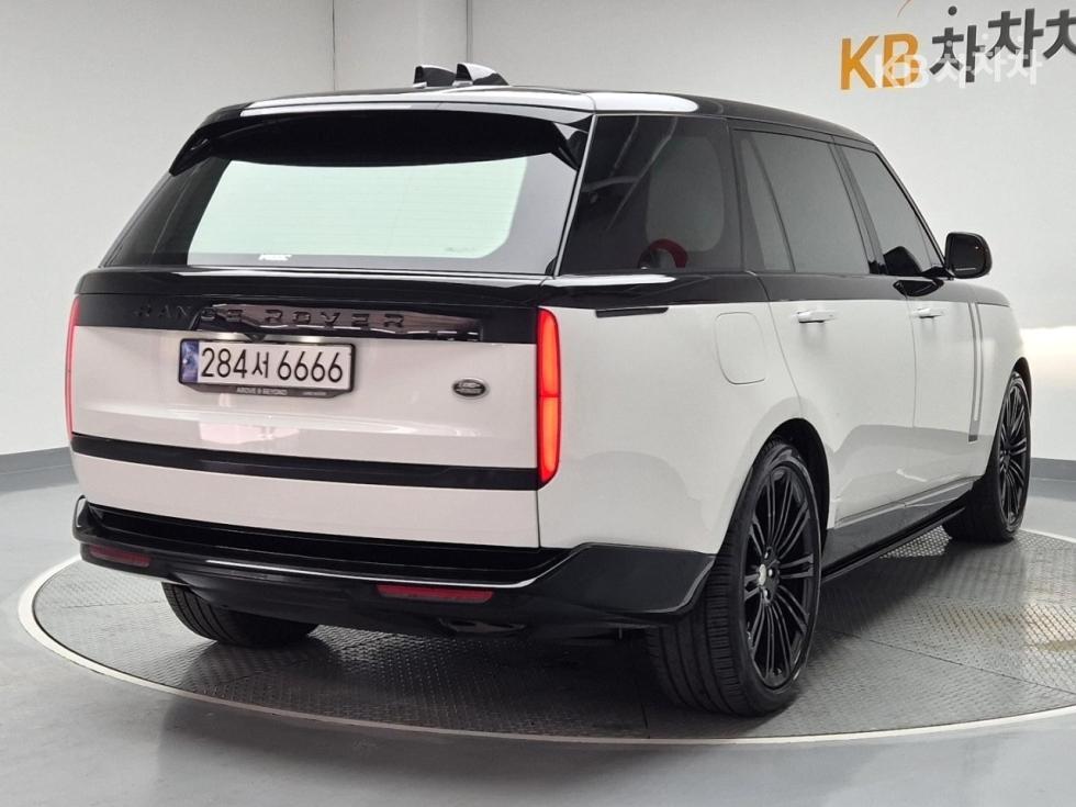 Land Rover Range Rover — miniaturë 3