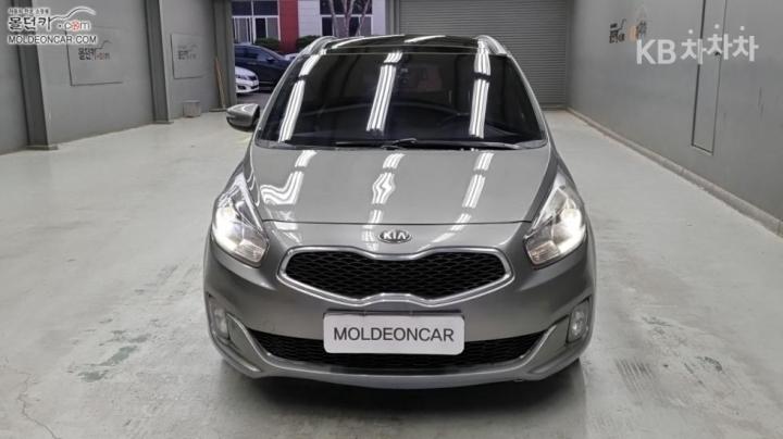 Kia Carens 2.0 LPi Prestige 4