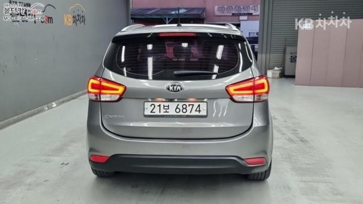 Kia Carens 2.0 LPi Prestige 5