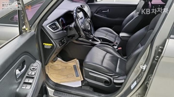 Kia Carens 2.0 LPi Prestige 10