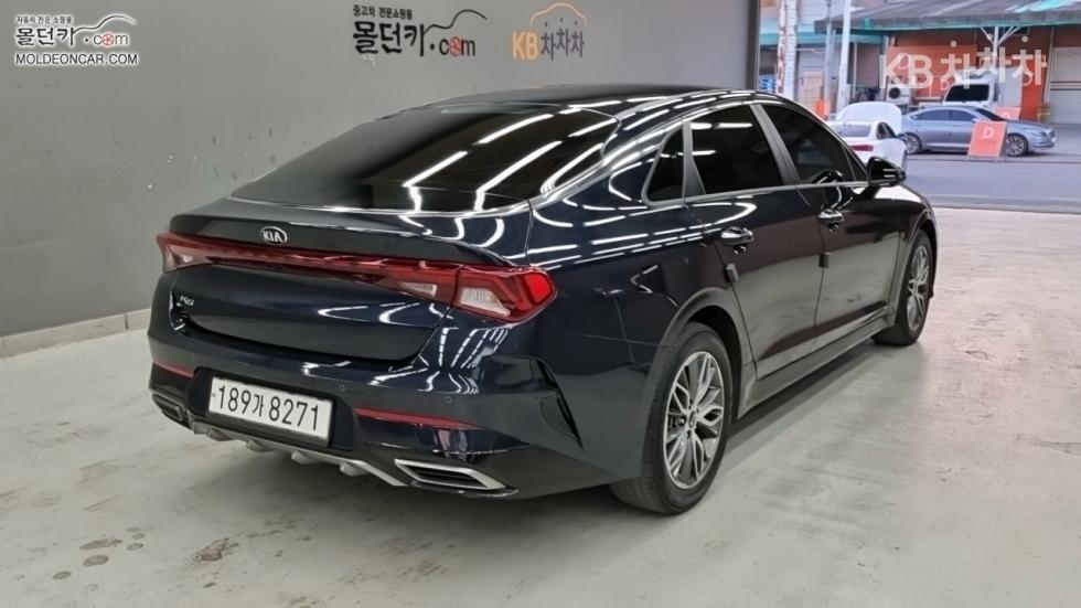 2021 - kia k5