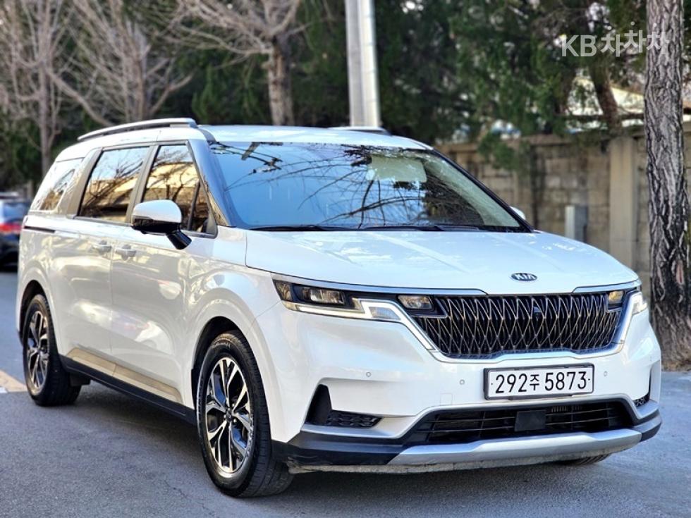 2021 - kia carnival