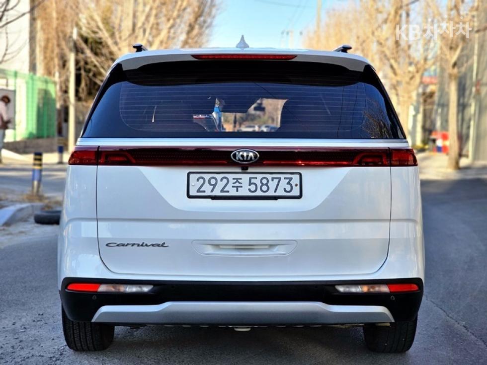 2021 - kia carnival