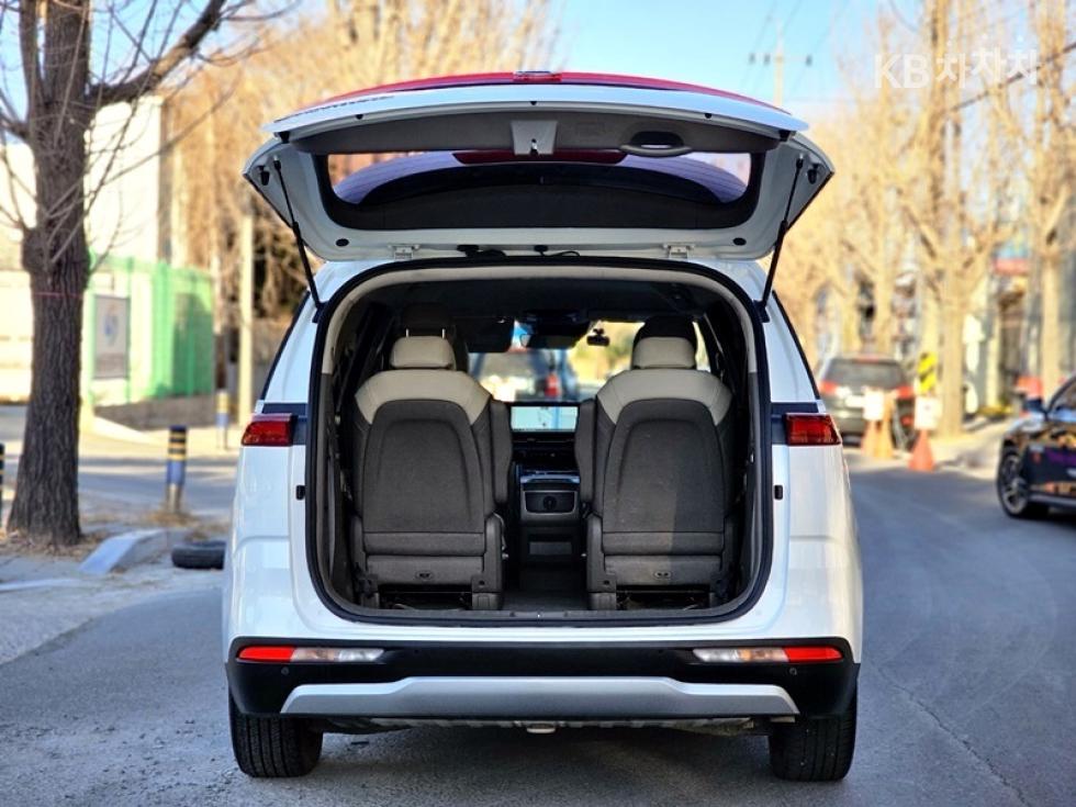 2021 - kia carnival
