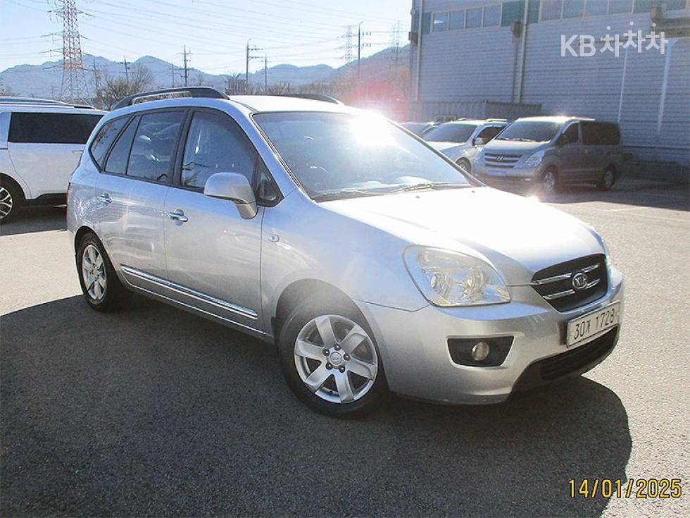 Kia Carens — miniaturë 3