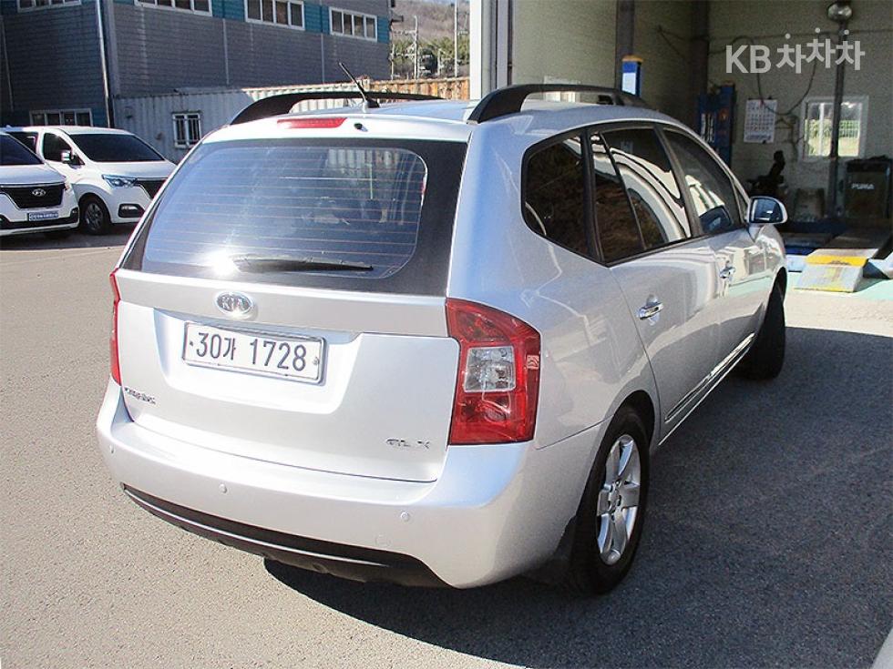Kia Carens — miniaturë 5